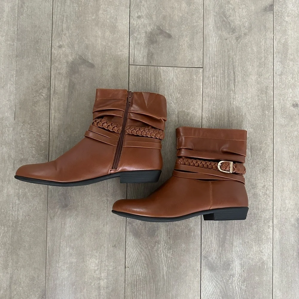 New Comfortview Wide Width Mickey Slouch Bootie Short Ankle Boot Women's size 9M